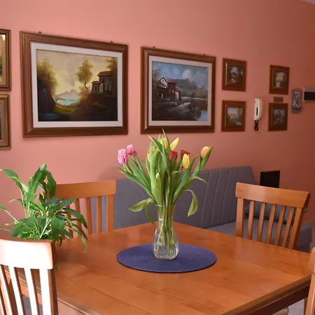 Alecarly Apartment *